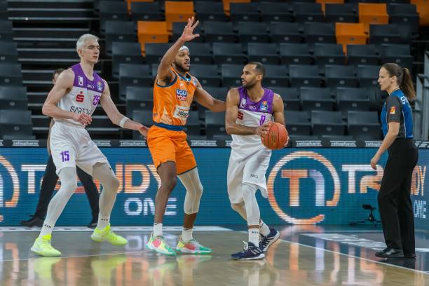 对拉菲尼亚 对拉菲尼亚